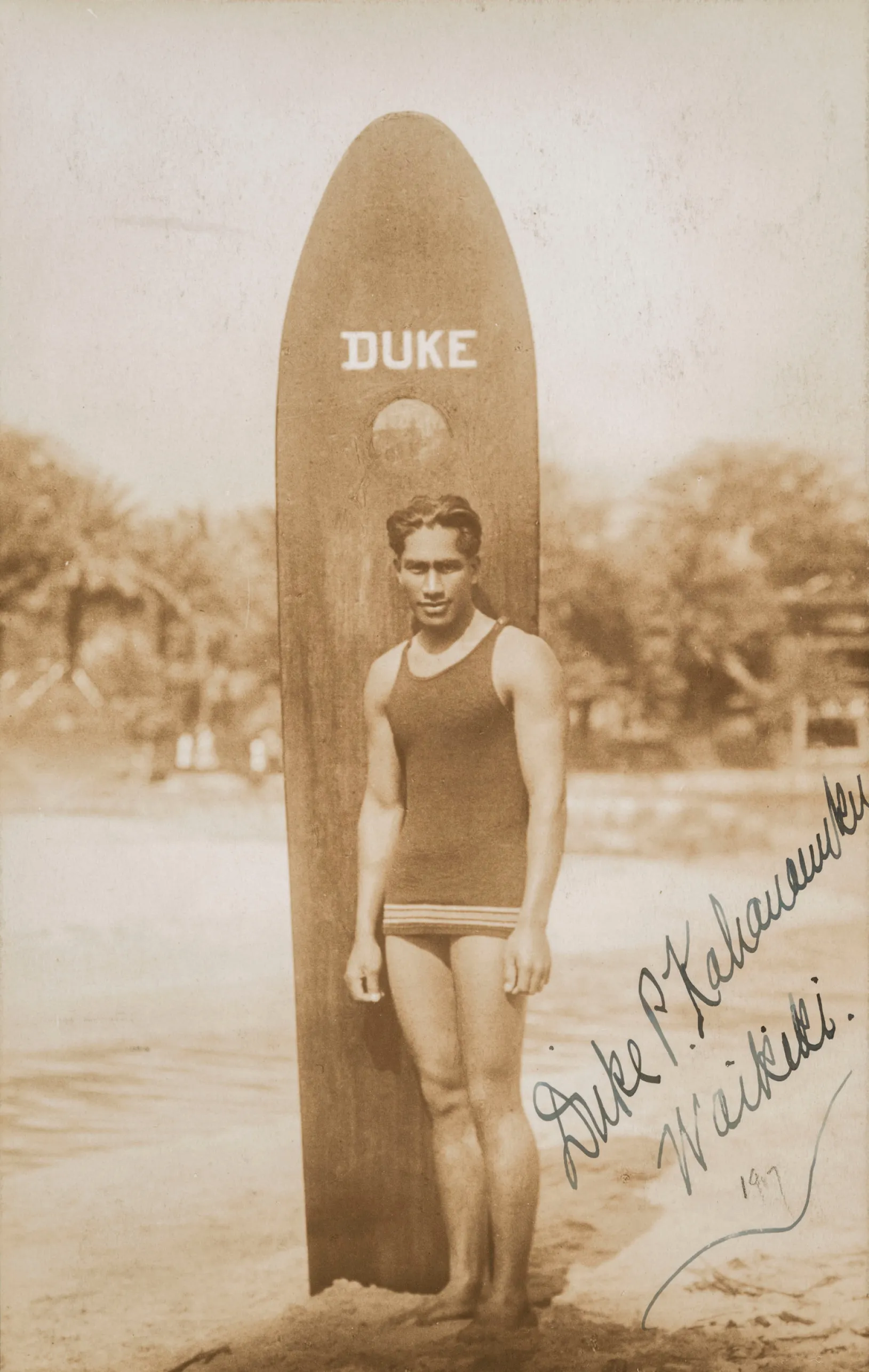 <p>Floyd Lavinius Parks, <em>Duke Kahanamoku</em>, c. 1917, Los Angeles County Museum of Art, partial gift of Mark and Carolyn Blackburn and purchased with funds from LACMA's 50th Anniversary Gala and FIJI Water, photo © Museum Associates/LACMA</p>