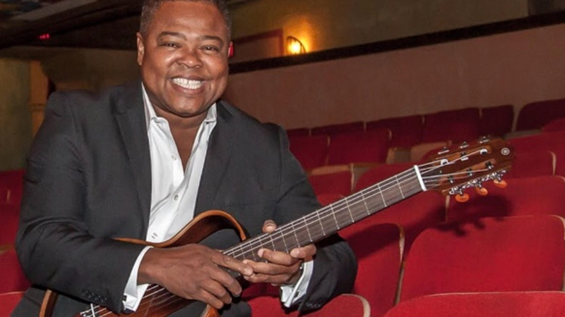 Musician with guitar 