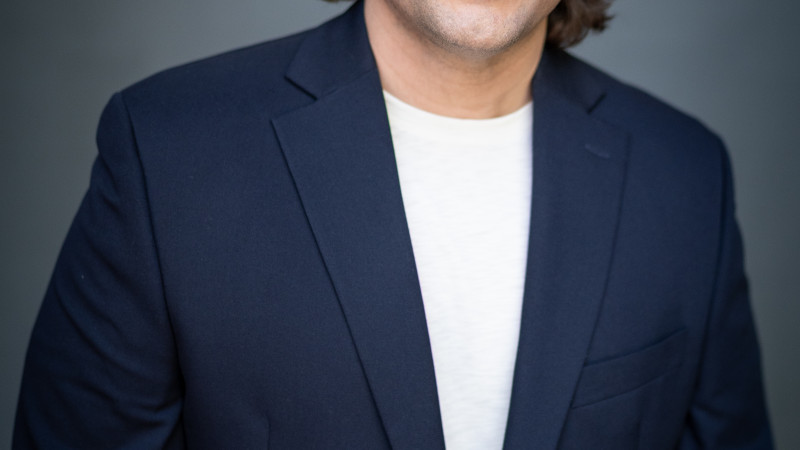Photo of man in suit