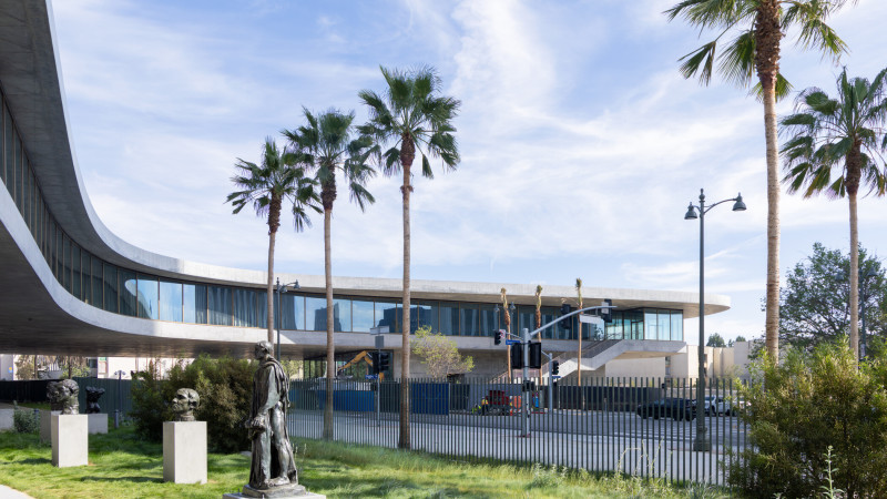 Building and sculptures