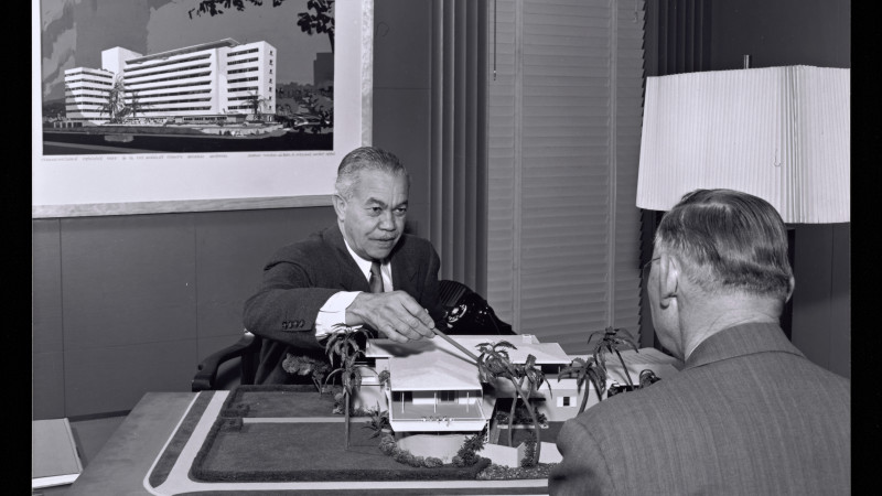 Julius Shulman, Paul R. Williams portrait (1204-2), 1952, Getty Research Institute; Julius Shulman archive, photo by Julius Shulman
