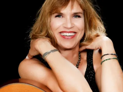 Latin Sounds: Téka 