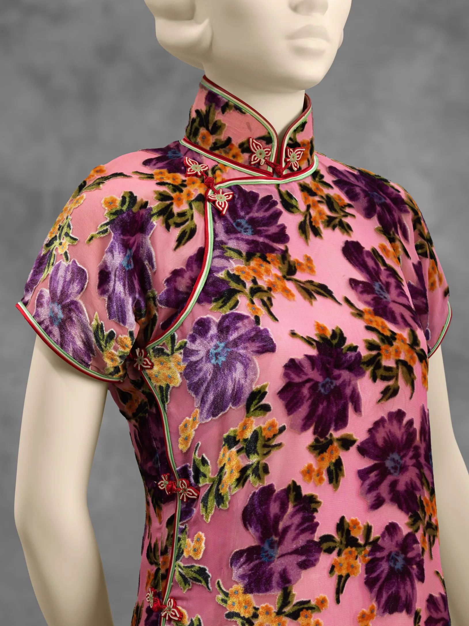Dress (Qipao) (detail), China, late 1930s, Los Angeles County Museum of Art, Costume Council Acquisition Fund, © Jason Wu, photo © Museum Associates/LACMA