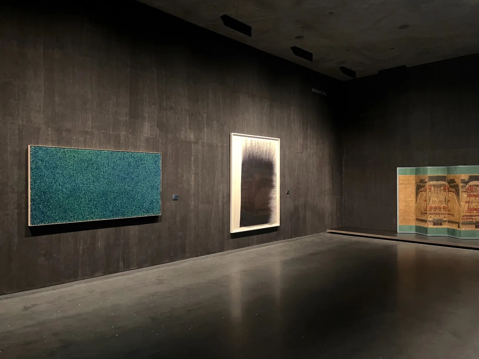 <p>Installation view, <em>The Evolution of Abstract Painting in Modern Korea</em> in the David Geffen Galleries, Los Angeles County Museum of Art, photo © Museum Associates/LACMA, by Alexander Schneider</p>