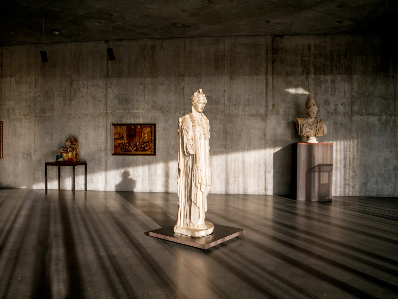 <p>Interior of the David Geffen Galleries at the Los Angeles County Museum of Art, photo © Museum Associates/LACMA, by Charlie Powers</p>