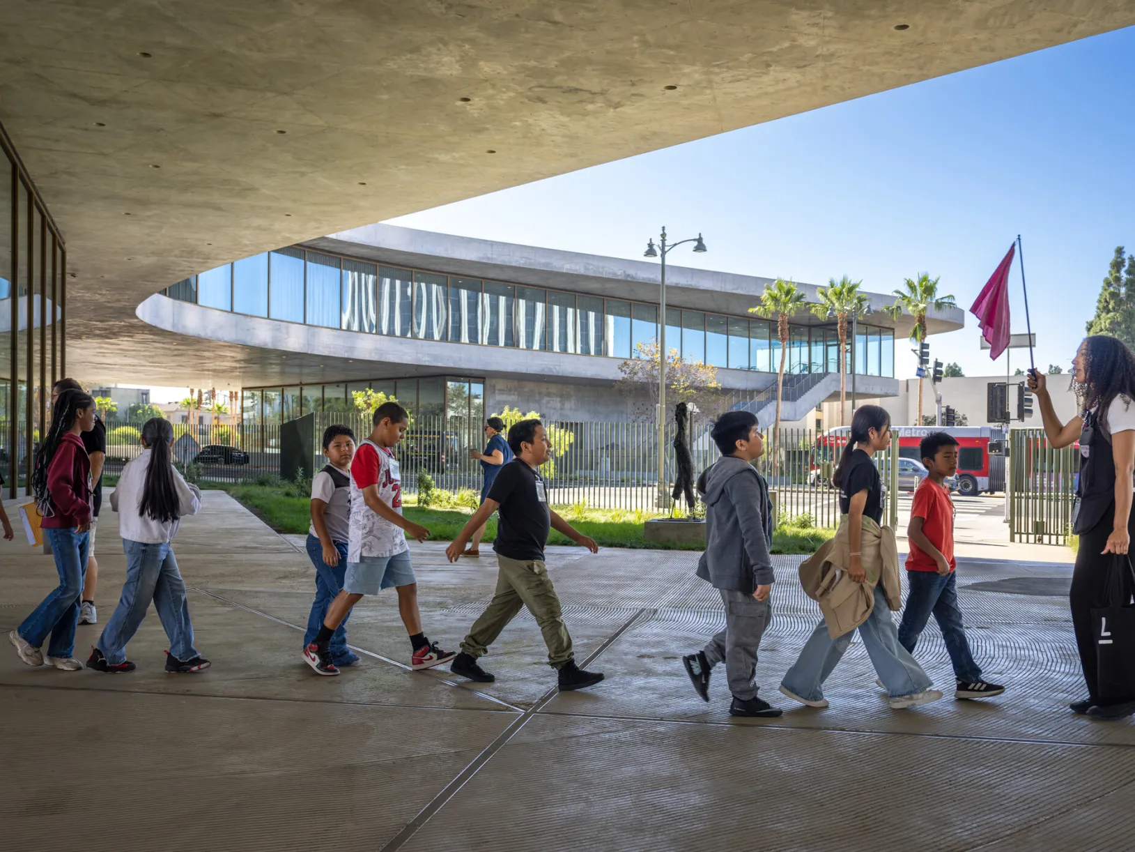 <p>School tour of the David Geffen Galleries for Charles White Elementary School students, photo © Museum Associates/LACMA, by Charlie Powers</p>